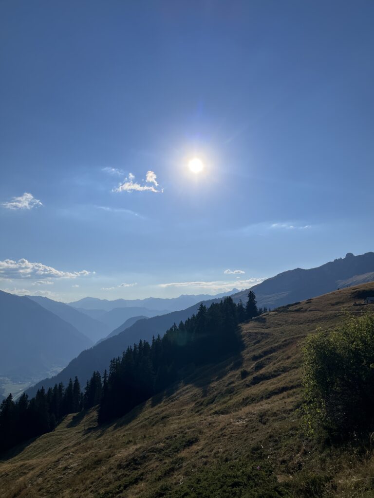 Alt = paysage du soir à Verbier éclairé encore par le soleil